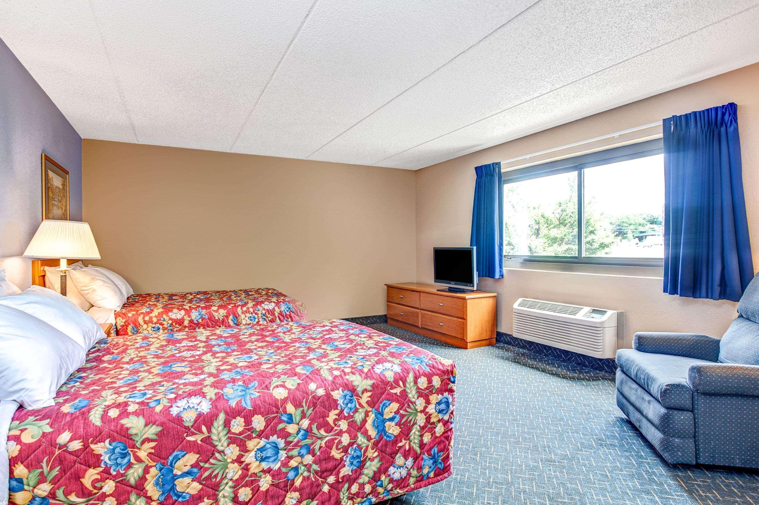 Hotel Super 8 By Wyndham Mahwah Exterior foto